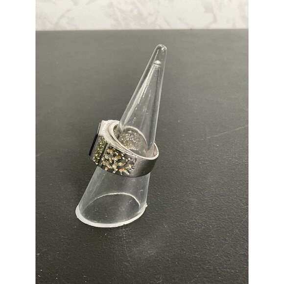 Vintage Silver Ring With Black Stone & Ornate Design - Picture 5 of 5